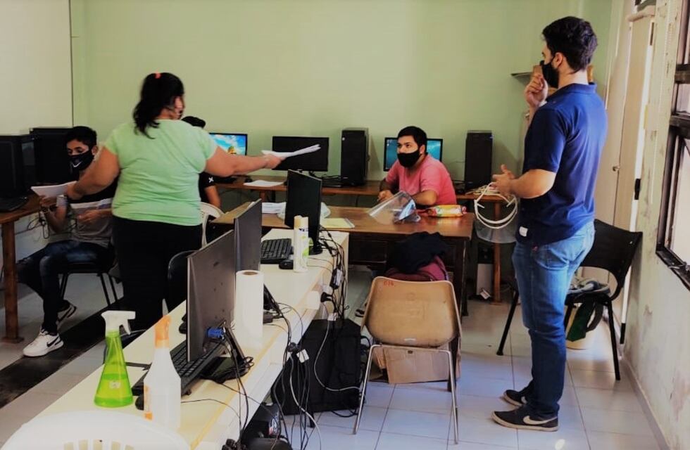 Hay 69 jóvenes que iniciaron la secundaria en el Centro de Oficios