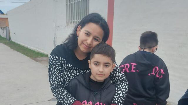 Andrea Flores lanza la campaña para su hijo Santi