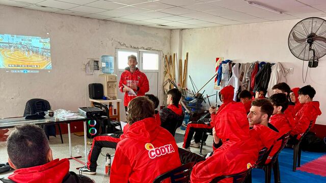 El entrenador de básquet Alejandro Elizalde brindará un curso teórico-práctico