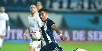 Enzo Díaz se pierde el partido con Colón, pero llega limpio de amoestaciones para el partido con River. (Federico López Claro)