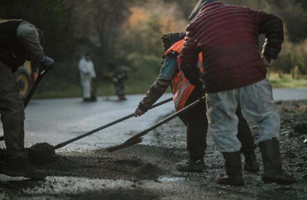 Se efectuaron trabajos de bacheo y repavimentación en la calle Luis Fernando Martial