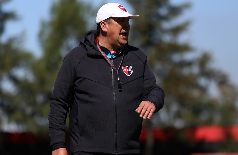 Burgos elogió a Scocco tras el triunfo y dijo: “Vamos a necesitar de todos”