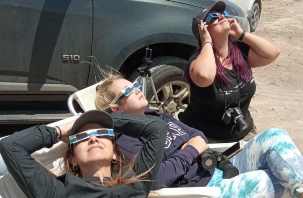 Las tres azuleñas que viajaron a la Patagonia para ver el Eclipse