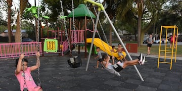 Nuevos juegos infantiles en las plazas de Rafaela