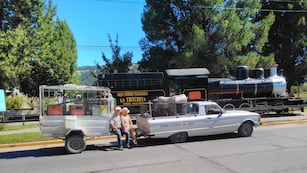 Edmundo junto a Fabiola, en su viaje de casi 6 mil kilómetros.