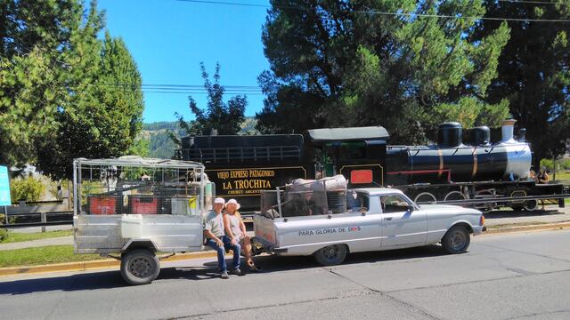 Edmundo junto a Fabiola, en su viaje de casi 6 mil kilómetros.