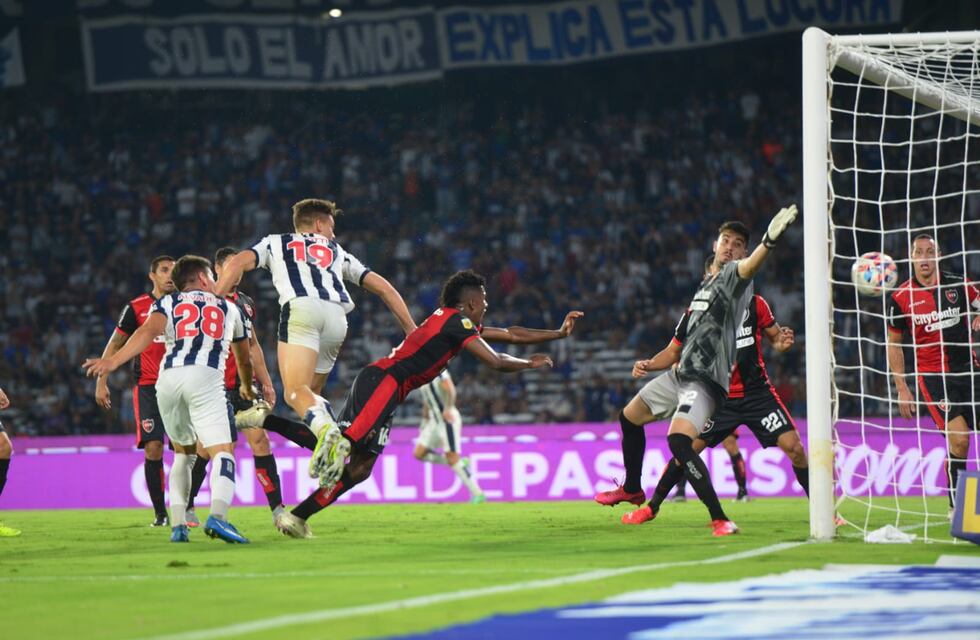 Federico Girotti cortó la sequía de goles en Talleres y reclamó por el penal de Lema: “La mano estaba separada del cuerpo”