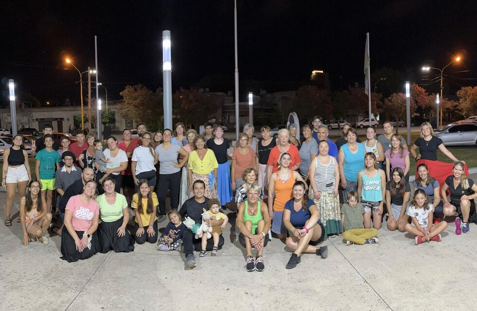 Exitosa clase abierta de folklore en el Centro Cultural La  Estación de Tres Arroyos