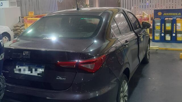 Un automovilista se estrelló contra una estación de servicio en Córdoba.