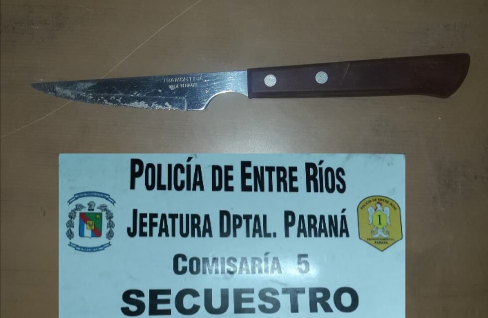 Joven amenazaba a transeúntes con un cuchillo en una esquina de Paraná