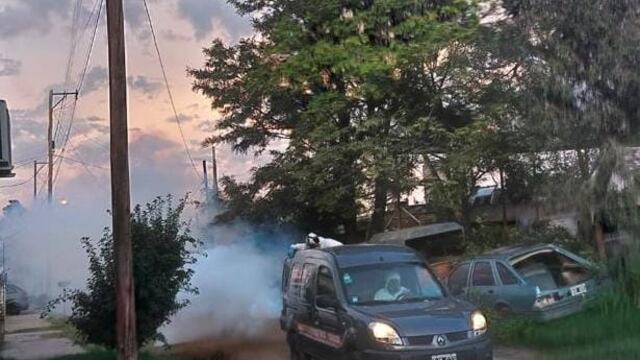Operativos de fumigación contra el dengue en barrios de la ciudad de Córdoba.