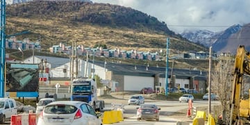 Ushuaia: habilitaron el nuevo puente sobre el Arroyo Grande en la avenida Perito Moreno
