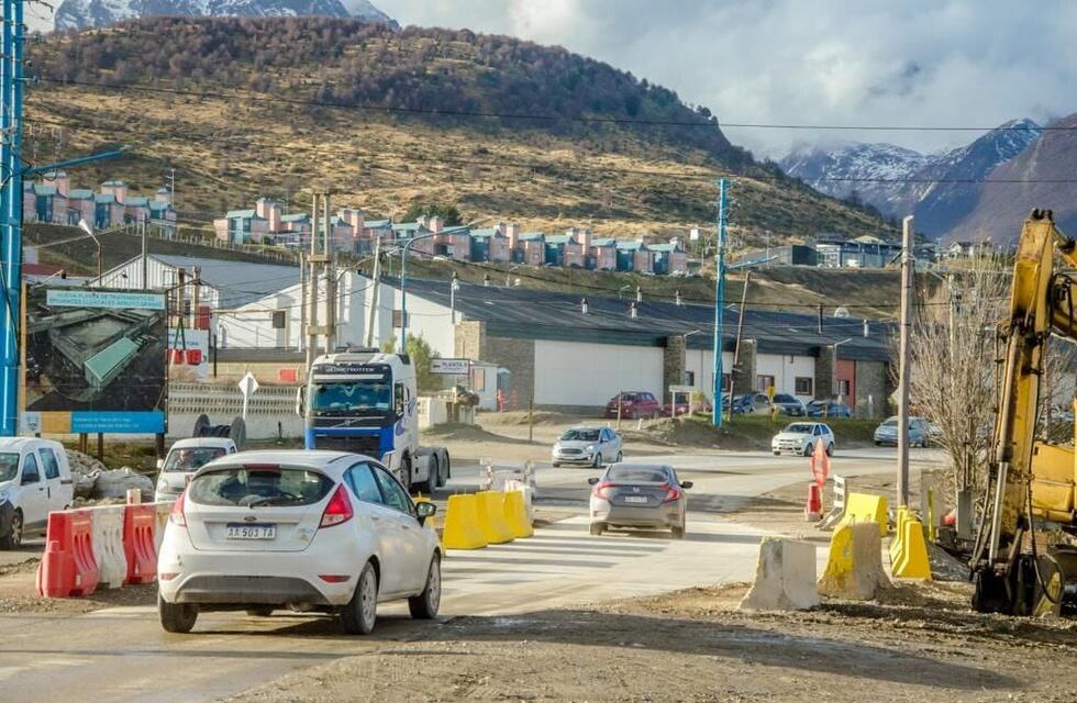Ushuaia: derivarán el tránsito de ambas manos hacia el puente nuevo de Arroyo Grande