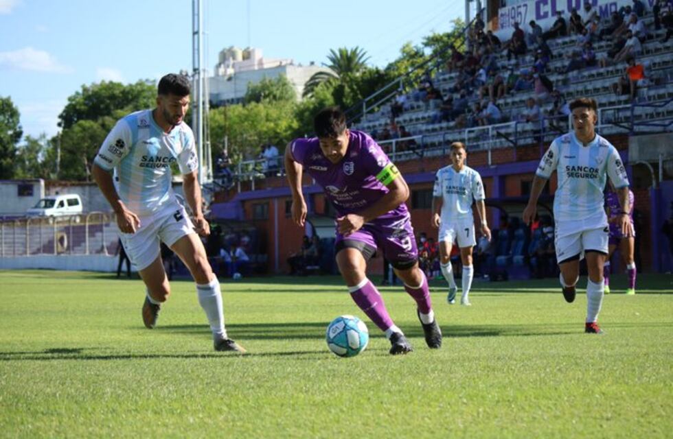 Atlético de Rafaela le ganó a Villa Dálmine 2 a 0 y sigue puntero