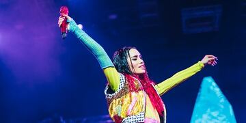 Lali comenzó su gira nacional con un show en el Luna Park.