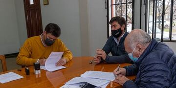 Comuna de Soldini firmó convenio para extender concesión del “Servicio Público de Distribución de Energía Eléctrica (Facebook Comuna de Soldini)