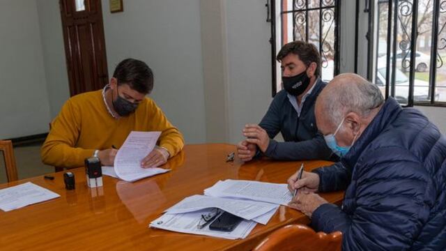 Comuna de Soldini firmó convenio para extender concesión del “Servicio Público de Distribución de Energía Eléctrica (Facebook Comuna de Soldini)