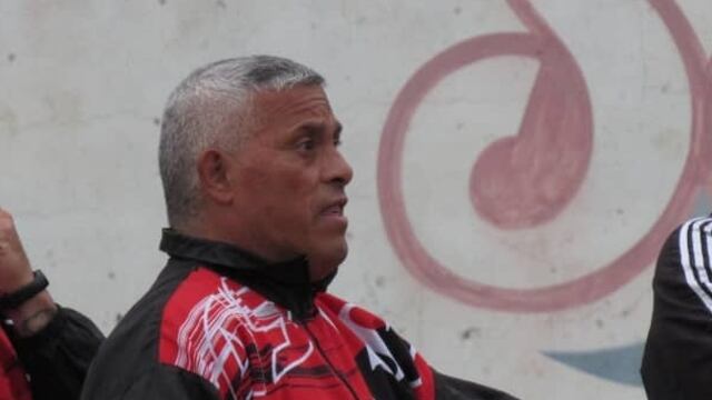 Jorge Montesino dejó de ser el técnico de Sporting.