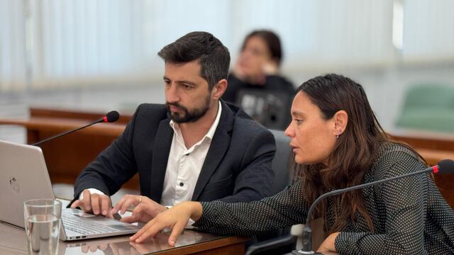 Los concejales del peronismo Juan Senn y Valeria Soltermam