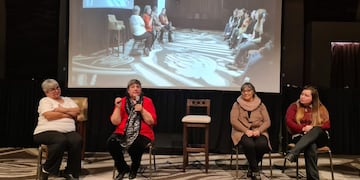 Por primera vez en la provincia se reprodujo “Terre de Feu”- Patrimonio histórico audiovisual indígena