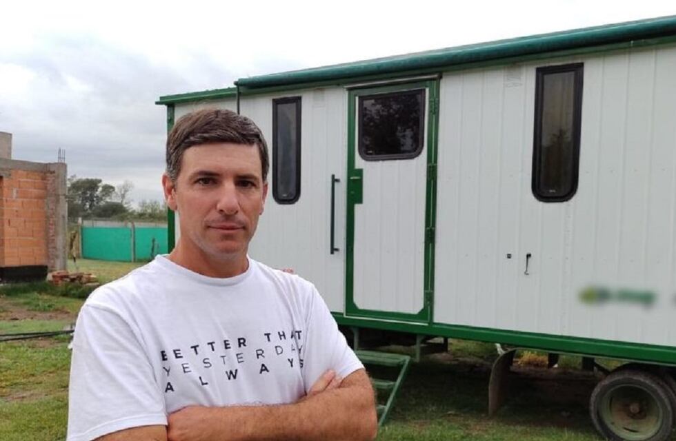 Cordobeses viven en una casilla rodante para poder estudiar en Realicó