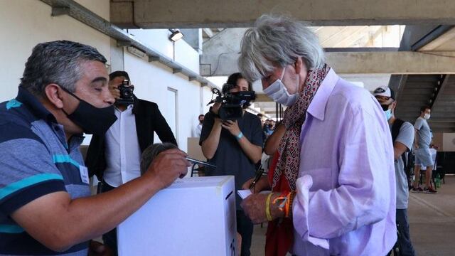 "Los dirigentes vamos a pasar, este club ya se fundó hace mucho. Lo importante es que pongamos primero siempre a la institución", aseguró el expresidente "Pirata".