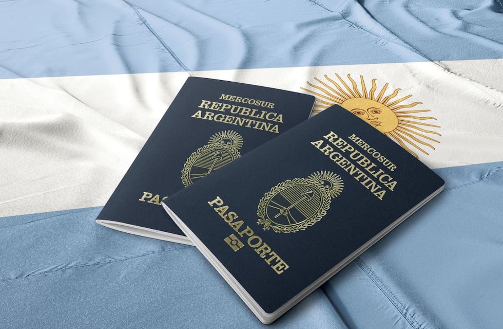 Cómo tramitar el pasaporte para viajar al exterior este verano 2025 y cuánto cuesta