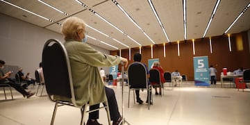 La provincia avanza con la vacunación, en una semana que arrancó con siete muertes a causa del virus.