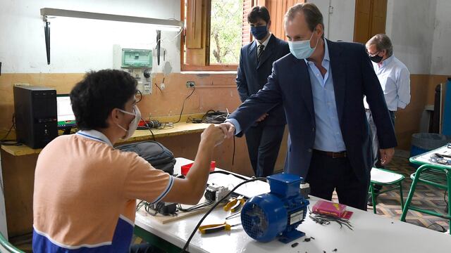 Gustavo Bordet visitó obras educativas en Gualeguaychú y se refirió al inicio del ciclo lectivo.