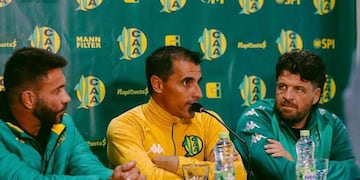 El exentrenador de Belgrano, Guillermo Farré, no la tiene nada fácil en Aldosivi.