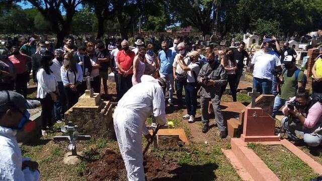 Emotivo acto de restitución de los cuerpos de Luis Franzen y Manuel Parodi Ocampo a sus familiares.