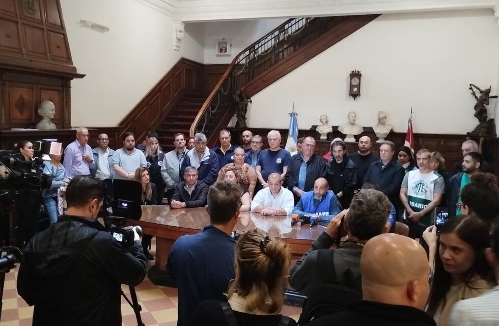 La Intersindical Rosario convoca a un acto contra el DNU de Javier Milei y el ajuste