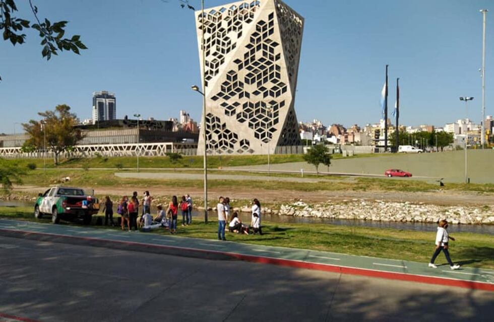 Carlospacenses participaron de la “Regata de Calidad y Cantidad de Agua del Río Suquía”