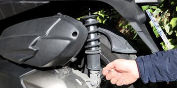 Arroyito: se armó una riña y uno le pegó con un amortiguador de moto en la cabeza