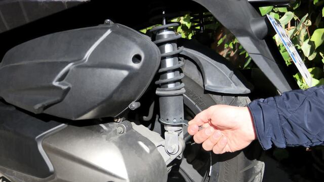 Arroyito: se armó una riña y uno le pegó con un amortiguador de moto en la cabeza