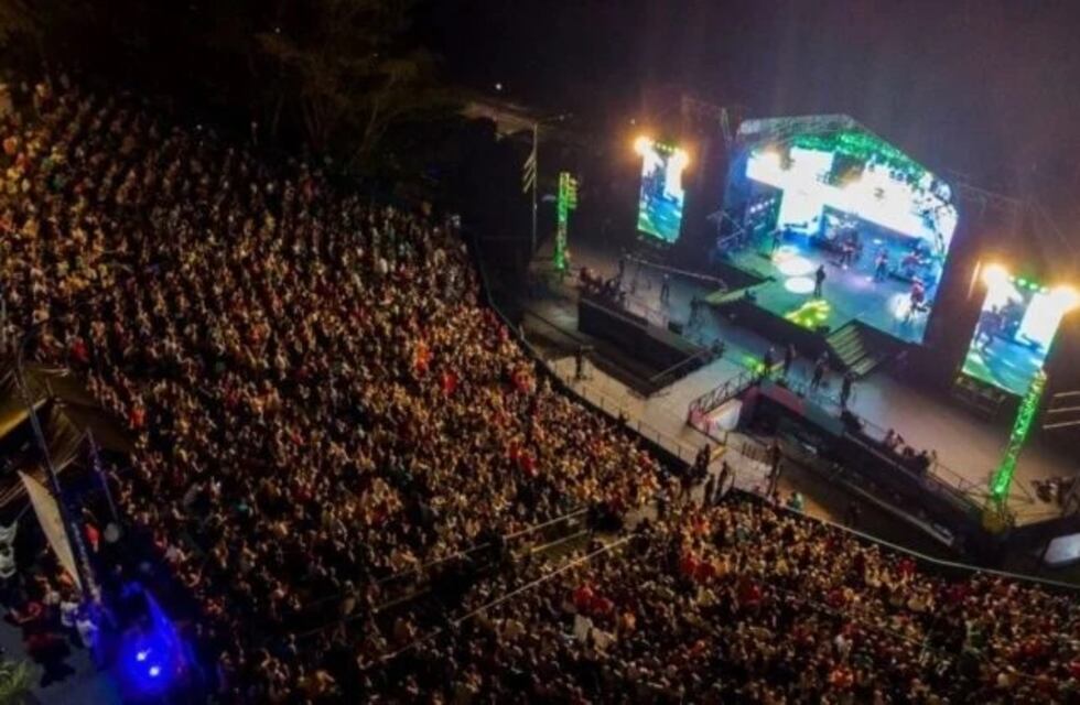 La Fiesta del Litoral ilumina el Anfiteatro Manuel Antonio Ramírez de Posadas su 54° edición