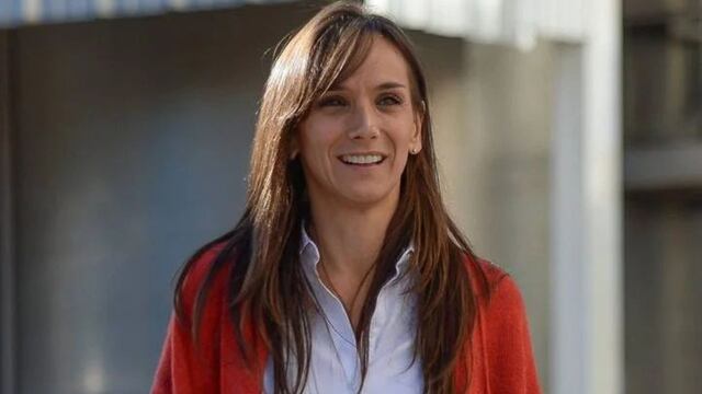 El look comfy en tonos tierra que eligió Malena Galmarini para ir a votar