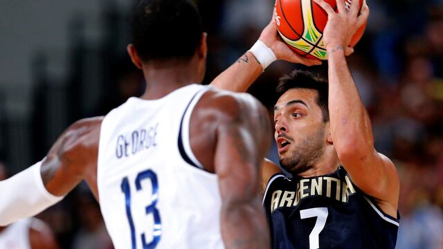 Facuando Campazzo frente a George Paul (Estados Unidos) durante los cuartos de final de Río de Janeiro 2016.