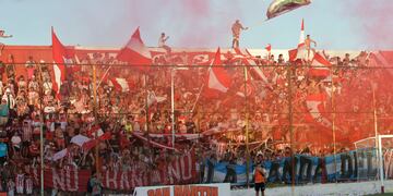 Hinchada de San Martín durante un partido San Martín
Foto: Orlando Pelichotti / Los Andes