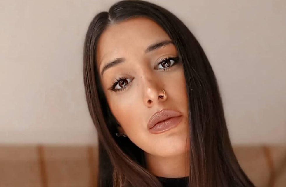 Catsuit negro ajustado y bucaneras: el jugado look de Juliana Díaz para la fiesta de un ex Gran Hermano