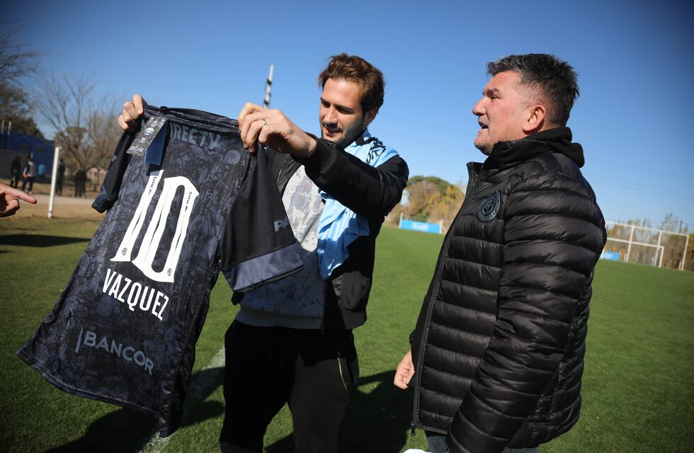 Belgrano se ilusiona con las figuras que volverían de Europa: el sueño por el Mudo Vázquez