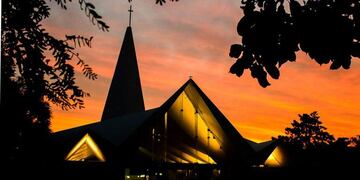 Foto noctura de la Iglesia - Raúl Ferreyra