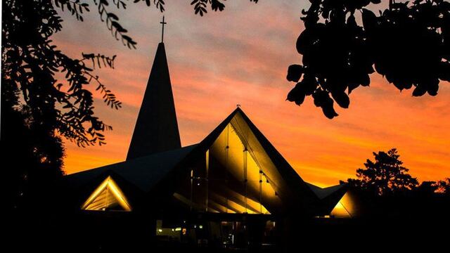 Foto noctura de la Iglesia - Raúl Ferreyra