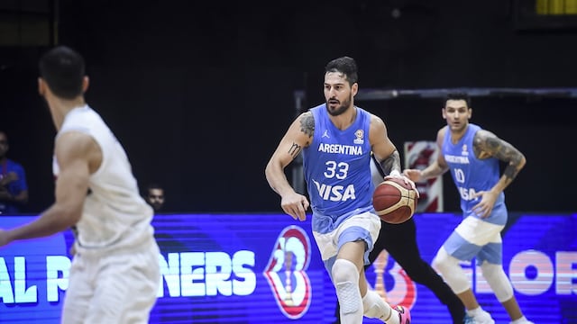 Nicolás Romano sufrió la lesión en el partido que la selección le ganó a Panamá por las eliminatorias al Mundial 2023. (Fiba)