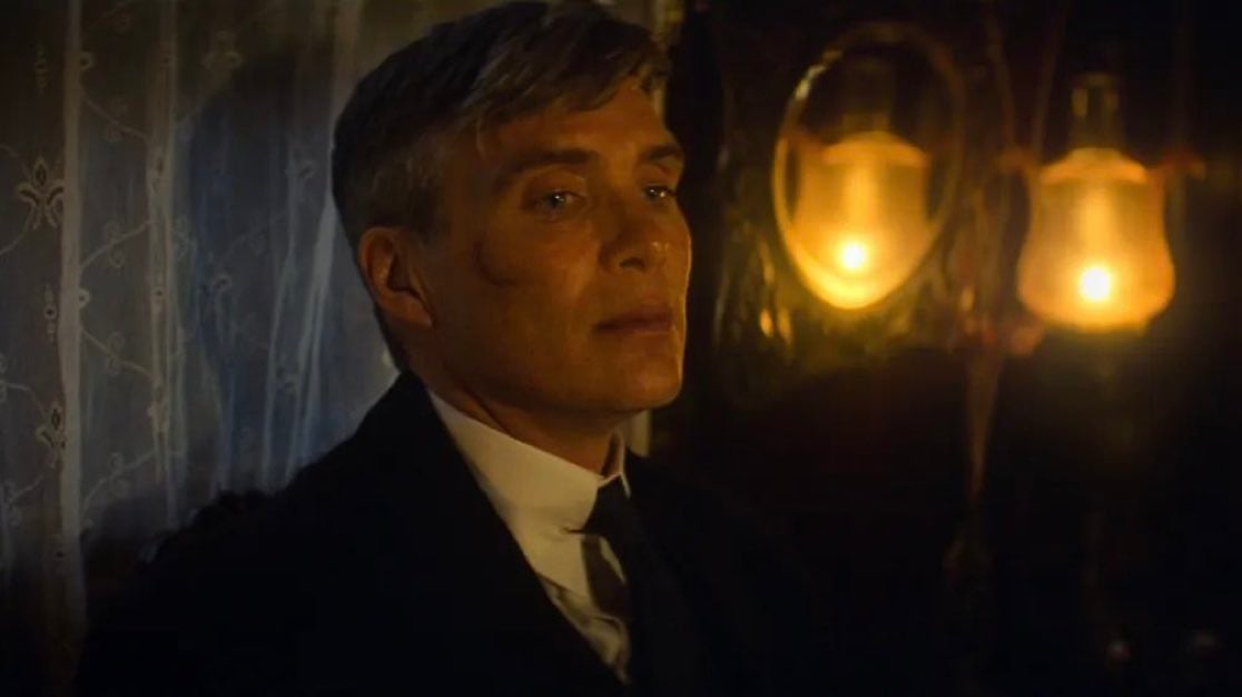Cillian Murphy como Tommy Shelby en la película de Peaky Blinders.