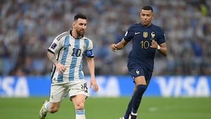 Lionel Messi y Kylian Mbappé en la final de Qatar 2022.