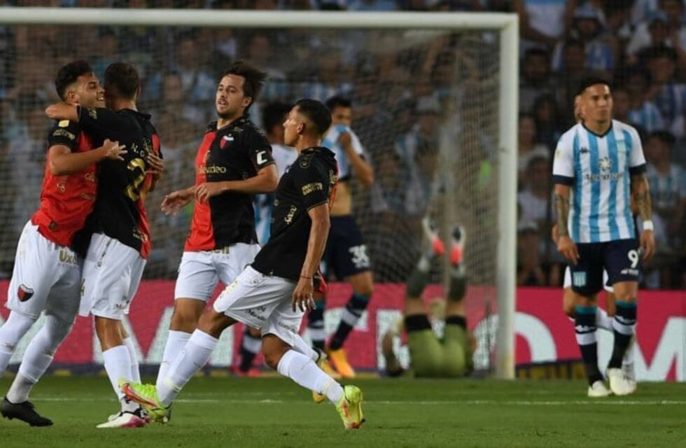 Racing se desinfló, perdió por 2-1 ante Colón y quedó fuera de la zona de copas internacionales