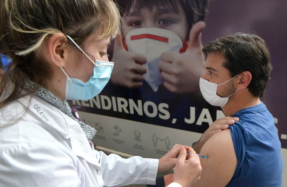 Coronavirus: llegaron más de 1,6 millón de dosis de AstraZeneca y este miércoles arriban dos vuelos con Sinopharm