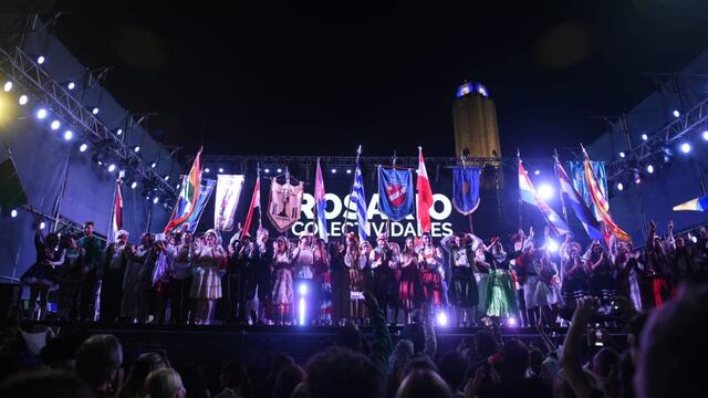 Embajadores de decenas de países coparon el escenario mayor para la despedida.