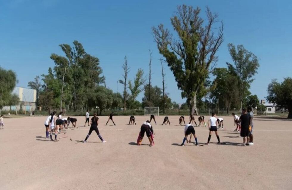 Nueva cancha de hockey en el polideportivo municipal